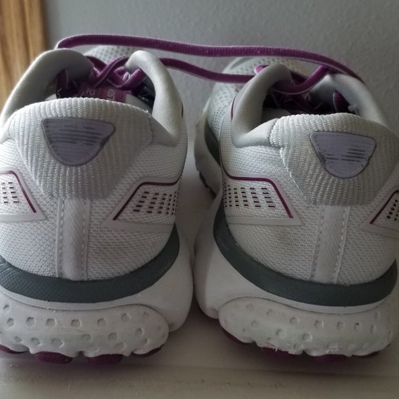 Brooks ghost Women’s size 7 - Picture 3 of 5